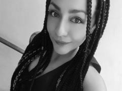 AlejadArte - female with brown hair webcam at xLoveCam