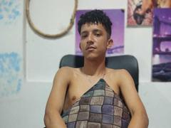 AlejoLopez69 - male webcam at xLoveCam