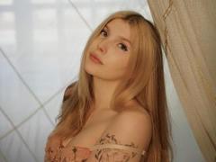 AleksaKeller - female with brown hair and  small tits webcam at ImLive