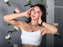 AlenaBlare - female with black hair webcam at xLoveCam