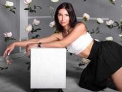 AlenaBlare - female with black hair webcam at xLoveCam