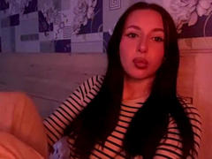 AlenaShimon - female with brown hair webcam at xLoveCam