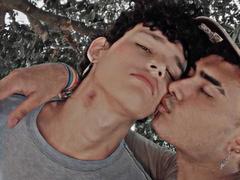 Alenders - shemale with brown hair webcam at xLoveCam