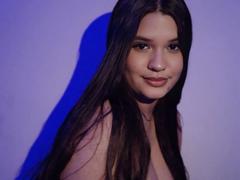 AlessLin from xLoveCam