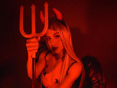 AlessandraFerr897 - blond shemale webcam at ImLive