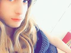 AliciaPouf - blond shemale webcam at xLoveCam