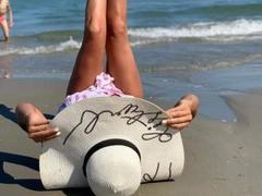 AlesyaN - female with black hair and  big tits webcam at ImLive