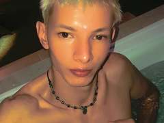 AlexAdam69 from xLoveCam