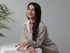 AlexTurner - female with black hair webcam at LiveJasmin