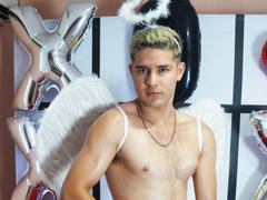 AlexPiers - male webcam at xLoveCam