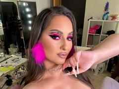 AlexaCroft - female with brown hair webcam at xLoveCam