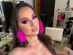 AlexaCroft - female with brown hair webcam at xLoveCam