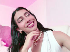AlexaMissSx - shemale with black hair webcam at xLoveCam