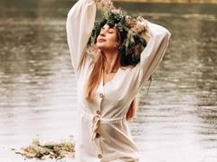 AlexaWilds - female with brown hair webcam at xLoveCam