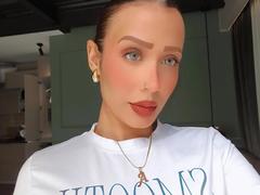 AliaahSky - female with red hair webcam at xLoveCam