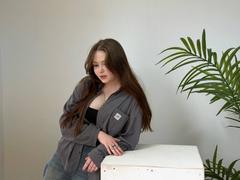 AlicaJames from xLoveCam