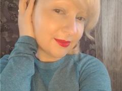 Alice69s - blond female webcam at xLoveCam