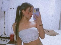 AliceHotBlue - female with black hair webcam at xLoveCam