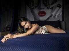 AliceHotBlue - female with black hair webcam at xLoveCam
