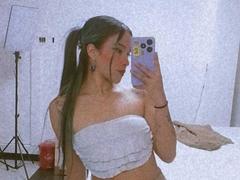 AliceHotBlue - female with black hair webcam at xLoveCam