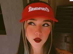 AliceHotBlue - female with black hair webcam at xLoveCam