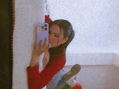 AliceHotBlue - female with black hair webcam at xLoveCam