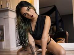 AliceHotBlue - female with black hair webcam at xLoveCam