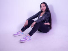 AliceBuitrago - female with brown hair webcam at LiveJasmin