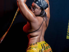 AliceBooty - female with black hair and  small tits webcam at xLoveCam