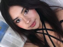 AliceEvansLove - female with black hair webcam at xLoveCam
