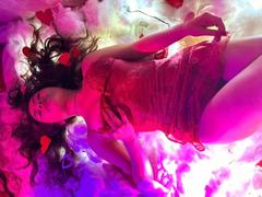 AliceEvansLove - female with black hair webcam at xLoveCam