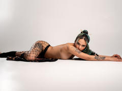 AliceHotBlue - female with black hair webcam at xLoveCam