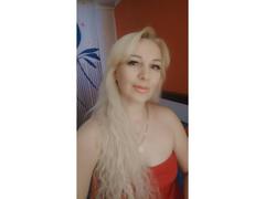 AliceHottie69 - blond female with  big tits webcam at xLoveCam