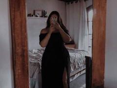 AliceIneLove from xLoveCam