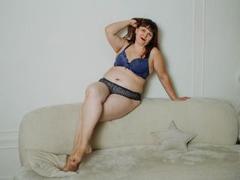 AliceInks - female with brown hair and  big tits webcam at xLoveCam