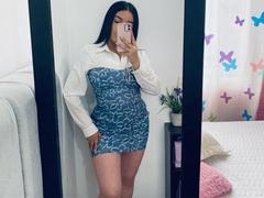 AliceMillerlu - female with black hair webcam at xLoveCam