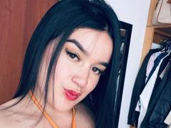 AliceMillerlu - female with black hair webcam at xLoveCam