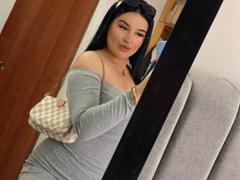 AliceMillerlu - female with black hair webcam at xLoveCam