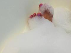 AlicePrings - female with brown hair and  small tits webcam at xLoveCam