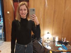 AliceRelax - female webcam at xLoveCam