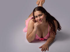 AliceRousee - female with brown hair and  big tits webcam at xLoveCam