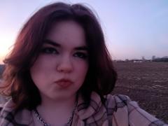 AliceShoft - female with black hair webcam at xLoveCam