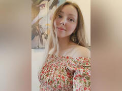 AliceSmiles - blond female webcam at xLoveCam