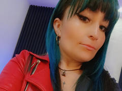 AliceSweetLady - female with black hair webcam at xLoveCam