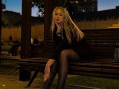 AliceVibes - blond female with  big tits webcam at xLoveCam