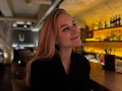 AliceVibes - blond female with  big tits webcam at xLoveCam