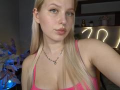 AliceGrasie - blond female with  big tits webcam at LiveJasmin