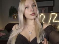 AliceGrasie - blond female with  big tits webcam at LiveJasmin