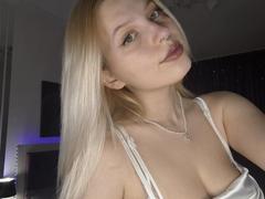 AliceGrasie - blond female with  big tits webcam at LiveJasmin