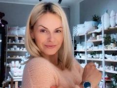 AliceeGrace - blond female with  big tits webcam at LiveJasmin